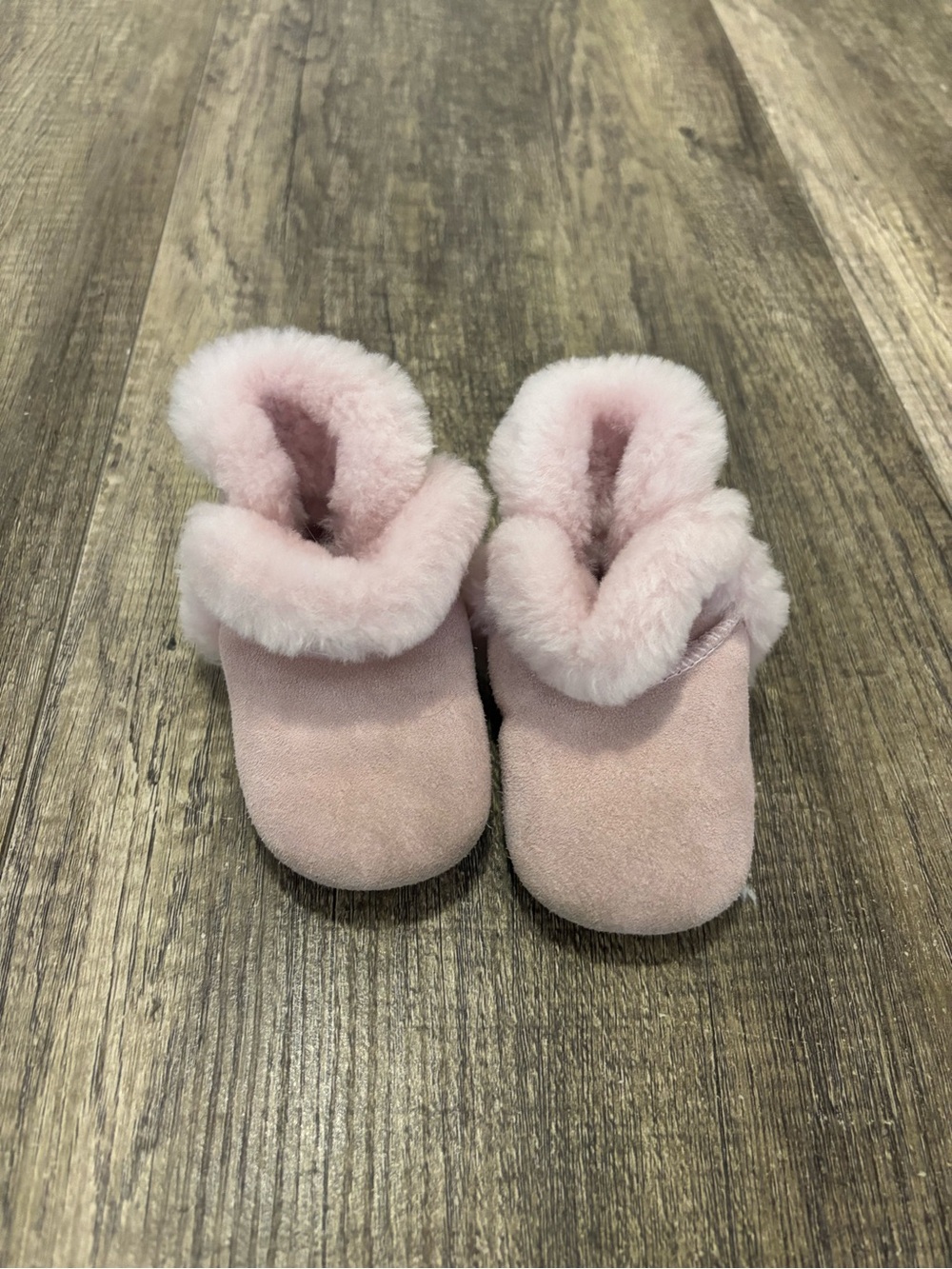 Mini Uggs for baby girl 2-3 booties
